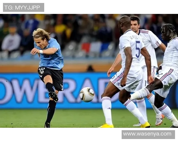 2010年世界杯小组赛乌拉圭对南非精彩回顾与赛后分析 2010年世界杯小组赛乌拉圭对南非精彩回顾与赛后分析