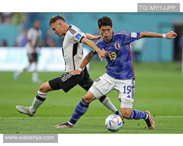 德国与韩国足球队球服对比分析展现各自独特风格与文化内涵 德国与韩国足球队球服对比分析展现各自独特风格与文化内涵