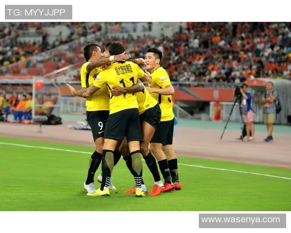 恒大与鲁能激战正酣最新比分实时更新与赛况分析