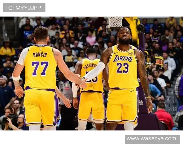 2017年鹈鹕与湖人激战回顾:精彩瞬间与球员表现分析 2017年鹈鹕与湖人激战回顾:精彩瞬间与球员表现分析