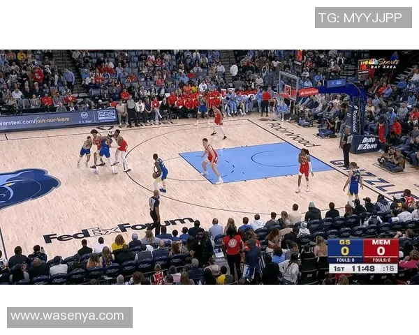 勇士与灰熊激战正酣虎扑热议赛场精彩瞬间与球员表现