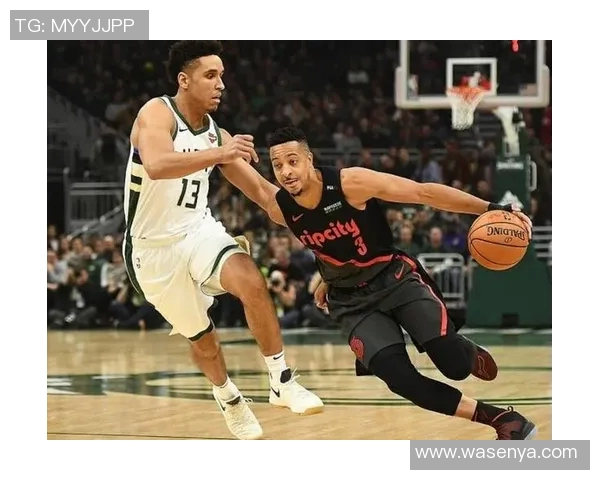 热火与雄鹿激战正酣精彩纷呈引发球迷热烈讨论与期待 热火与雄鹿激战正酣精彩纷呈引发球迷热烈讨论与期待