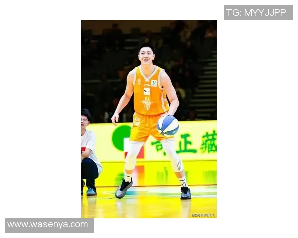 胡明轩：从青涩新星到篮球场上的璀璨明星之路